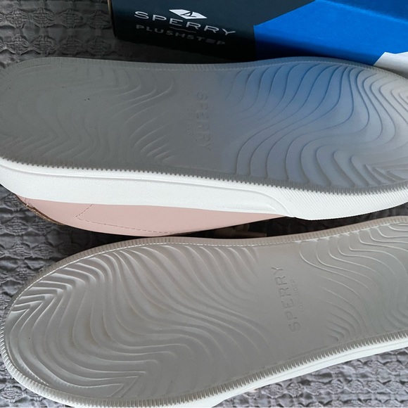 SOLD New Sperry Plush Step- Breaker Plush LTT Rose with No show liner socks 8.5 - Picture 3 of 6
